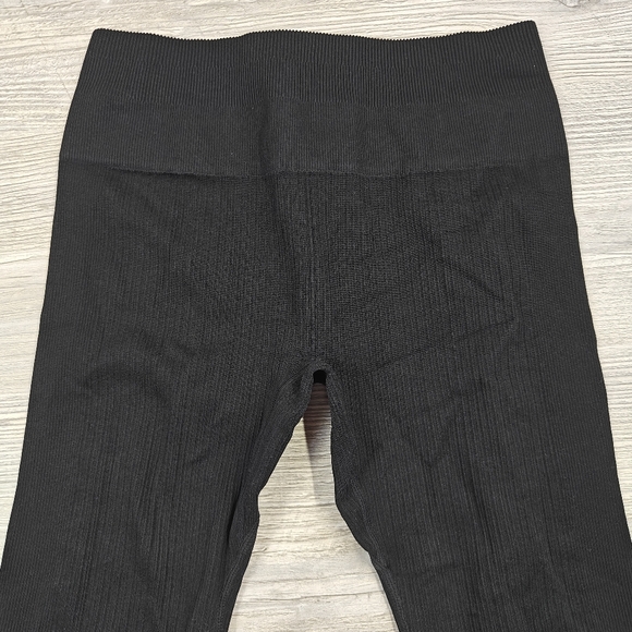Fabletics Black Seamless Rib High-Waisted Leggings Size Large - Picture 5 of 11